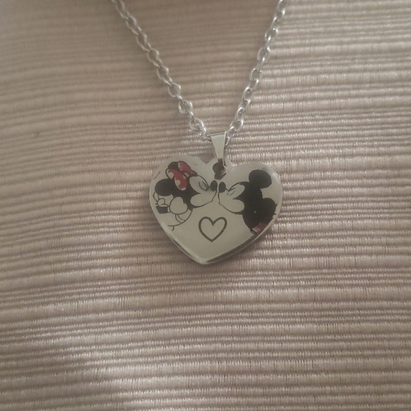 New Disney Mickey and Minnie necklace - Picture 3 of 6